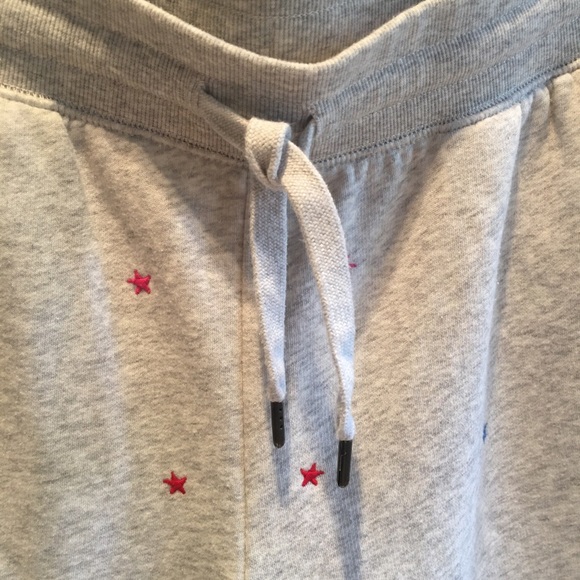 Old Navy Multi-coloured star embroidered, gray jogging pants, size Large. - Picture 10 of 12
